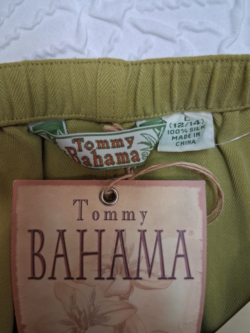 Tommy Bahama Olive Drawstring Cropped Capri Pants - Picture 3 of 17